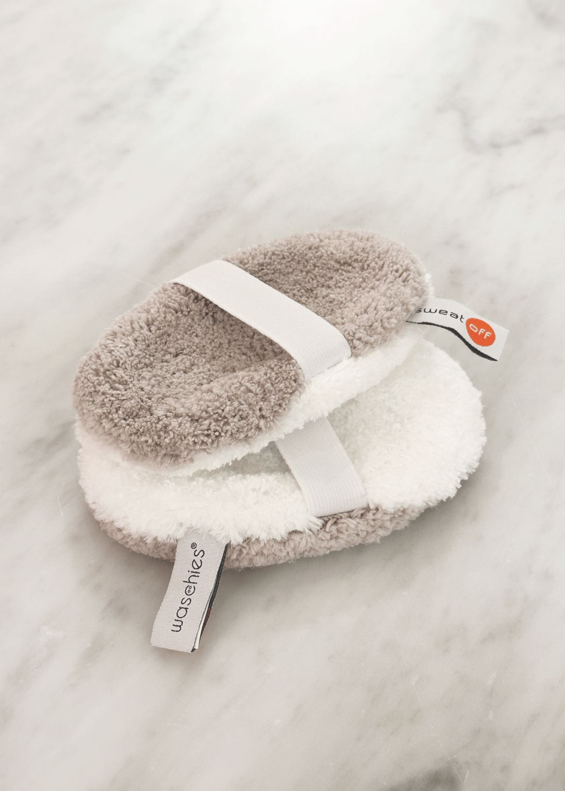 Waschies liegend aufeinander